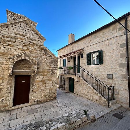 Perfectly Located Cherry Stone House Split Exterior foto